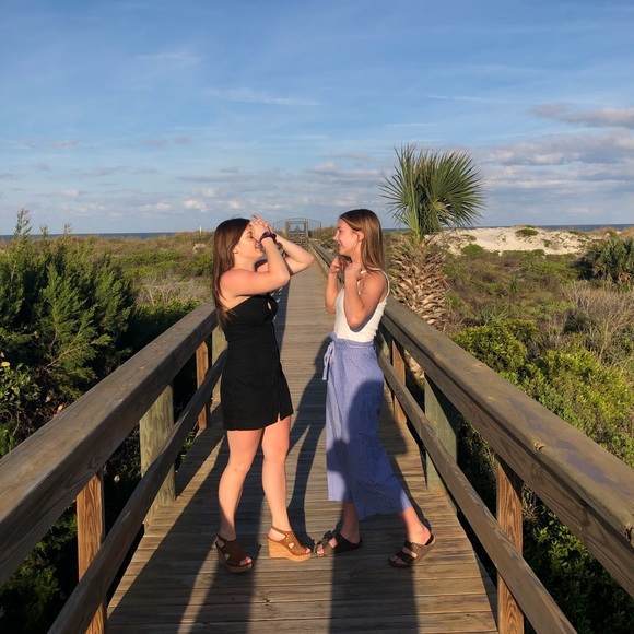 Meet your Posher, Aly - Picture 3 of 5